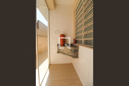 Casa à venda com 350m², 3 quartos e 4 vagasCozinha 