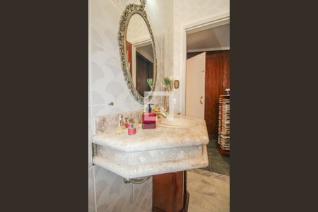 Casa à venda com 350m², 3 quartos e 4 vagasBanheiro