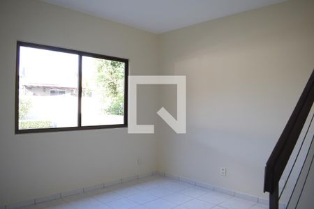 Sala de casa de condomínio para alugar com 3 quartos, 140m² em Mossunguê, Curitiba