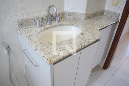 Casa de condomínio para alugar com 140m², 3 quartos e 2 vagasBanheiro 2