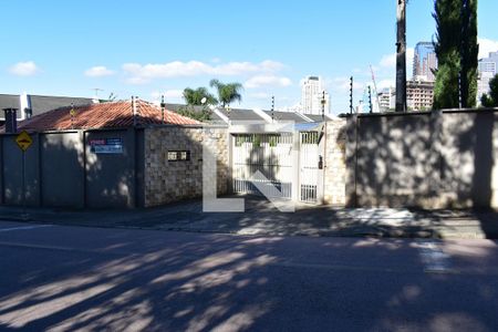 Casa de condomínio para alugar com 140m², 3 quartos e 2 vagasFachada do condomínio