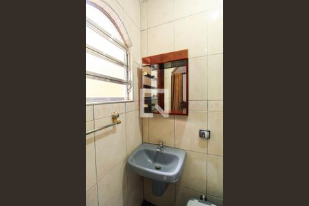Banheiro da Suíte 1 de casa para alugar com 2 quartos, 110m² em Vila Invernada, São Paulo
