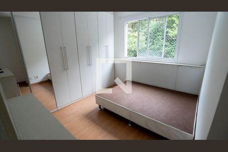 Quarto 2 de apartamento para alugar com 2 quartos, 60m² em Maria Paula, Niterói