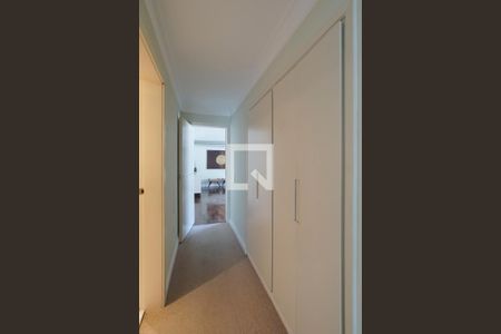 Apartamento à venda com 130m², 2 quartos e 2 vagasCorredor