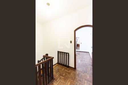 Casa à venda com 147m², 3 quartos e 2 vagasEscada