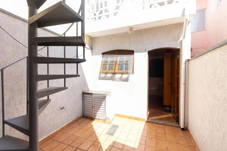 Casa à venda com 147m², 3 quartos e 2 vagasEscada