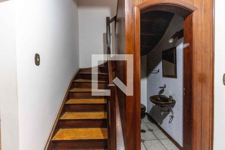 Casa à venda com 147m², 3 quartos e 2 vagasEscada