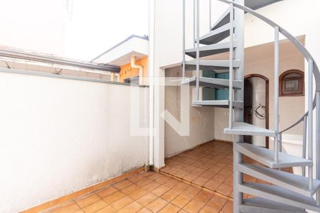 Casa à venda com 147m², 3 quartos e 2 vagasEscada
