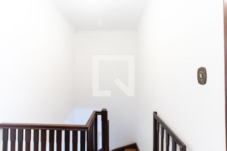 Casa à venda com 147m², 3 quartos e 2 vagasEscada