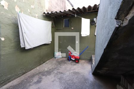 Casa à venda com 106m², 2 quartos e 1 vagaQuintal