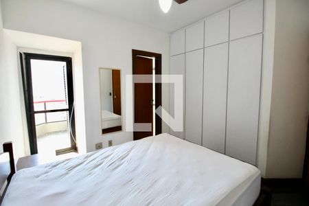 Quarto Suíte de apartamento para alugar com 3 quartos, 80m² em Jardim Três Marias, Guarujá