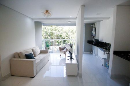 Sala e Cozinha de apartamento para alugar com 1 quarto, 40m² em Vila Andrade, São Paulo