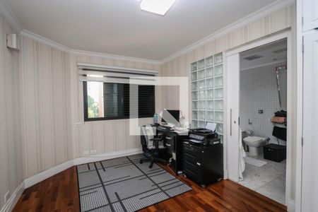 Apartamento à venda com 184m², 4 quartos e 3 vagasSuite 2