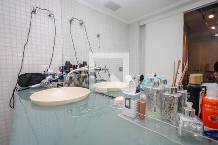 Apartamento à venda com 184m², 4 quartos e 3 vagasBanheiro da Suite 1