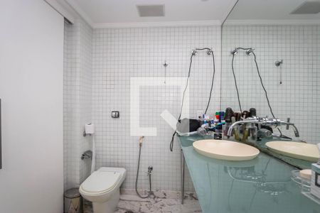 Apartamento à venda com 184m², 4 quartos e 3 vagasBanheiro da Suite 1