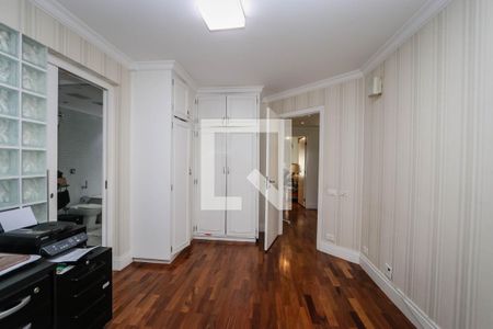 Apartamento à venda com 184m², 4 quartos e 3 vagasSuite 2