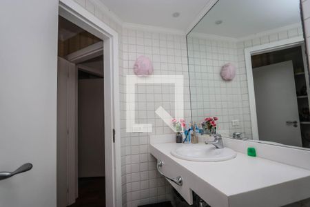 Apartamento à venda com 184m², 4 quartos e 3 vagasBanheiro da Suite 3