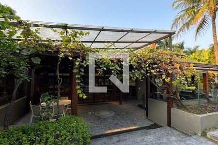 Casa de condomínio à venda com 1722m², 4 quartos e 5 vagasChurrasqueira