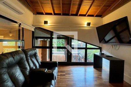 Casa de condomínio à venda com 1722m², 4 quartos e 5 vagasSala de TV