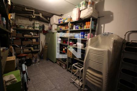 Casa à venda com 331m², 4 quartos e 3 vagas Casa à venda com 331m², 4 quartos e 3 vagasDespensa