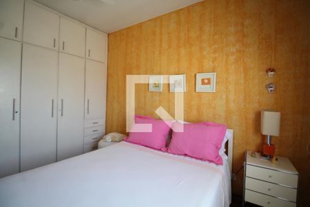 Casa à venda com 331m², 4 quartos e 3 vagas Casa à venda com 331m², 4 quartos e 3 vagasQuarto 1