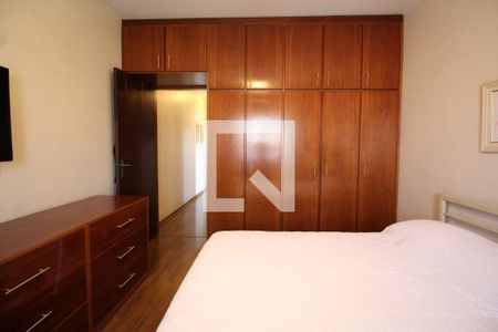 Casa à venda com 331m², 4 quartos e 3 vagas Casa à venda com 331m², 4 quartos e 3 vagasSuíte 1