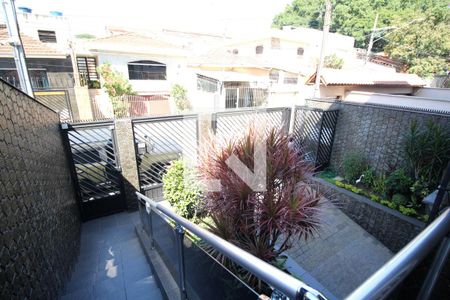 Casa à venda com 331m², 4 quartos e 3 vagas Casa à venda com 331m², 4 quartos e 3 vagasEntrada