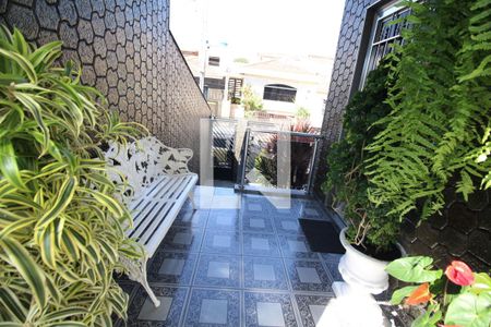 Casa à venda com 331m², 4 quartos e 3 vagas Casa à venda com 331m², 4 quartos e 3 vagasEntrada