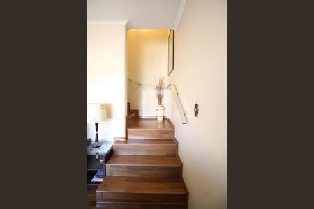 Escada de casa à venda com 4 quartos, 331m² em Imirim, São Paulo