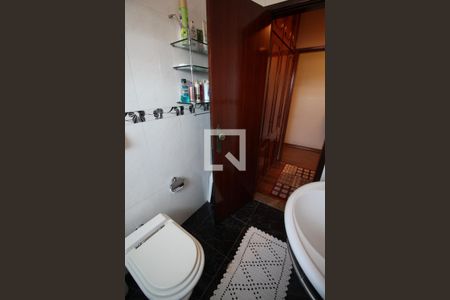 Casa à venda com 331m², 4 quartos e 3 vagas Casa à venda com 331m², 4 quartos e 3 vagasBanheiro 1