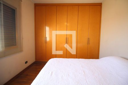 Casa à venda com 331m², 4 quartos e 3 vagas Casa à venda com 331m², 4 quartos e 3 vagasQuarto 2