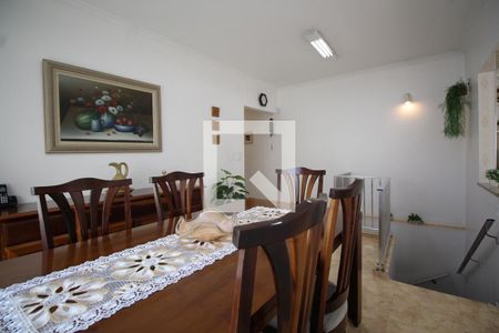 Casa à venda com 331m², 4 quartos e 3 vagas Casa à venda com 331m², 4 quartos e 3 vagasCozinha