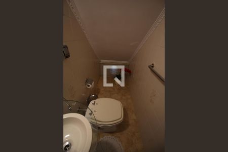 Casa à venda com 331m², 4 quartos e 3 vagas Casa à venda com 331m², 4 quartos e 3 vagasLavabo