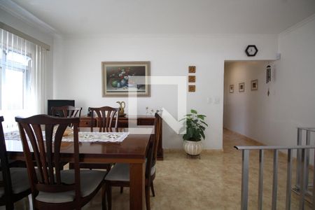 Casa à venda com 331m², 4 quartos e 3 vagas Casa à venda com 331m², 4 quartos e 3 vagasCozinha