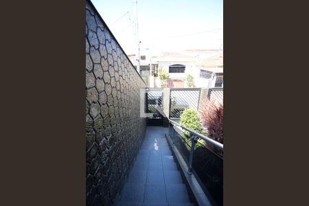 Casa à venda com 331m², 4 quartos e 3 vagas Casa à venda com 331m², 4 quartos e 3 vagasEntrada