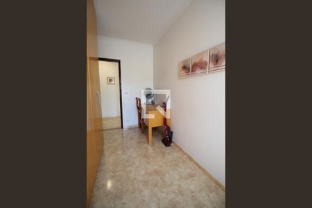 Casa à venda com 331m², 4 quartos e 3 vagas Casa à venda com 331m², 4 quartos e 3 vagasQuarto 4