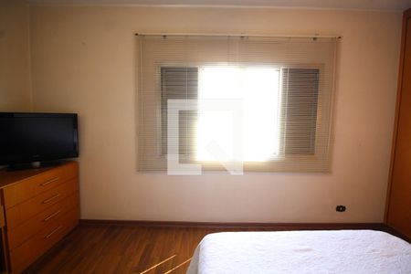 Casa à venda com 331m², 4 quartos e 3 vagas Casa à venda com 331m², 4 quartos e 3 vagasQuarto 2