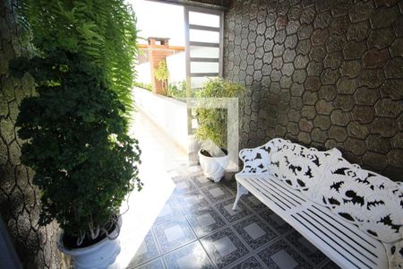 Casa à venda com 331m², 4 quartos e 3 vagas Casa à venda com 331m², 4 quartos e 3 vagasEntrada