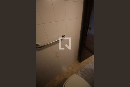 Casa à venda com 331m², 4 quartos e 3 vagas Casa à venda com 331m², 4 quartos e 3 vagasLavabo