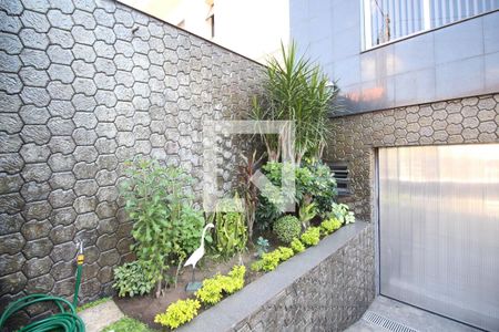 Casa à venda com 331m², 4 quartos e 3 vagas Casa à venda com 331m², 4 quartos e 3 vagasJardim