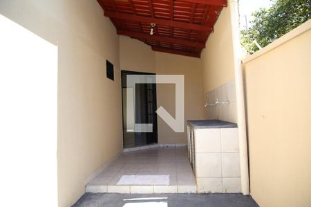 Casa para alugar com 110m², 2 quartos e 1 vagaHall de entrada