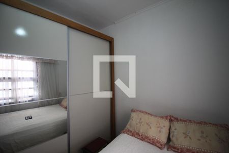 Quarto de casa à venda com 4 quartos, 150m² em Jardim Sabara, São Paulo