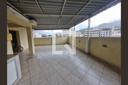 Apartamento à venda com 92m², 3 quartos e sem vagaÁrea comum - Salão de festas