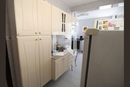 Apartamento à venda com 121m², 2 quartos e 1 vagaCozinha - Armários