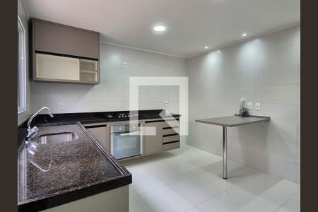 Casa de condomínio à venda com 238m², 5 quartos e 3 vagasCozinha