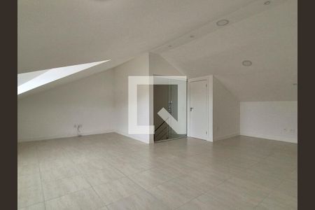 Casa de condomínio à venda com 238m², 5 quartos e 3 vagasSotão