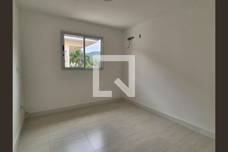 Casa de condomínio à venda com 238m², 5 quartos e 3 vagasSuite 3