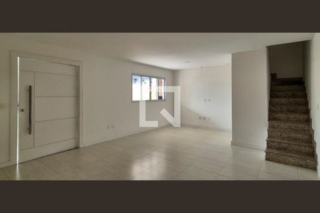 Casa de condomínio para alugar com 238m², 5 quartos e 3 vagasSala