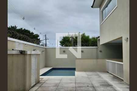 Casa de condomínio à venda com 238m², 5 quartos e 3 vagasÁrea comum