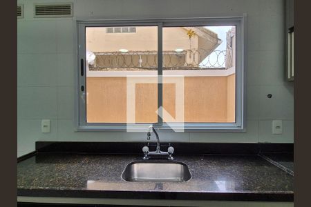 Casa de condomínio à venda com 238m², 5 quartos e 3 vagasCozinha